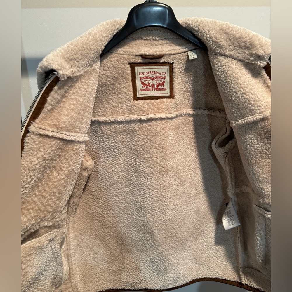 Small Men’s Levi’s Jacket - Picture 3 of 8